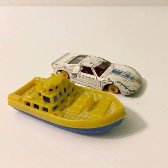 Vintage Boat Toy Hong Kong and Matchbox Series No 41 Ford GT  Toy Car As Is - Picture 2 of 12